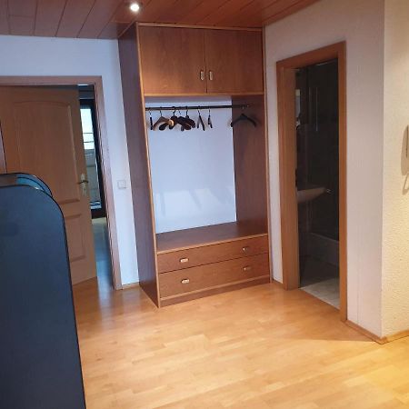 Wohnung Fuer 4 Personen, 2 Schlafzimmer, 2 Parkplaetze, Wlan Konstanz Buitenkant foto