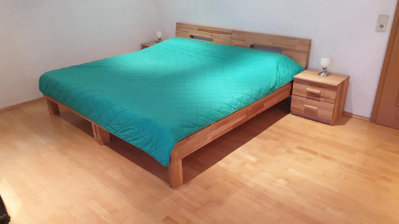 Wohnung Fuer 4 Personen, 2 Schlafzimmer, 2 Parkplaetze, Wlan Konstanz Buitenkant foto