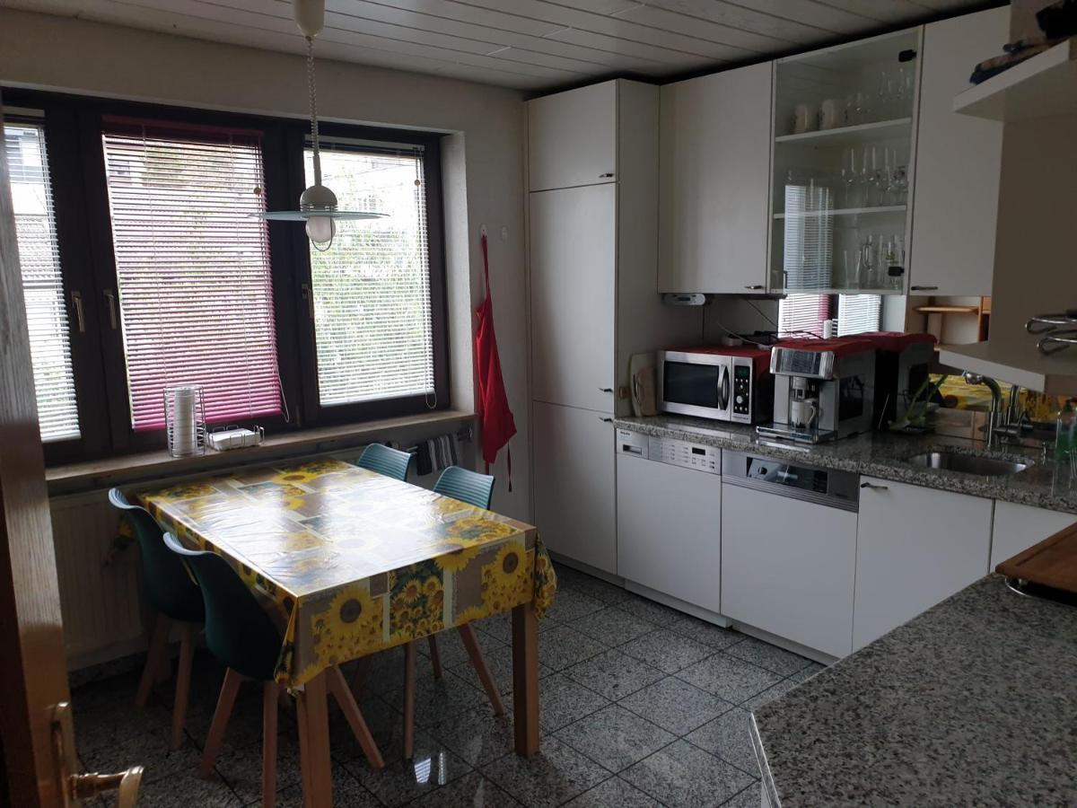 Wohnung Fuer 4 Personen, 2 Schlafzimmer, 2 Parkplaetze, Wlan Konstanz Buitenkant foto